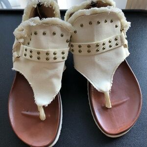 Source Unknown Cream Canvas Sandals with Studs